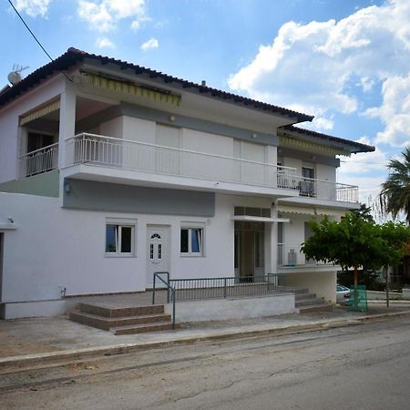 Seaside Apartments Nea Iraklia Exterior foto