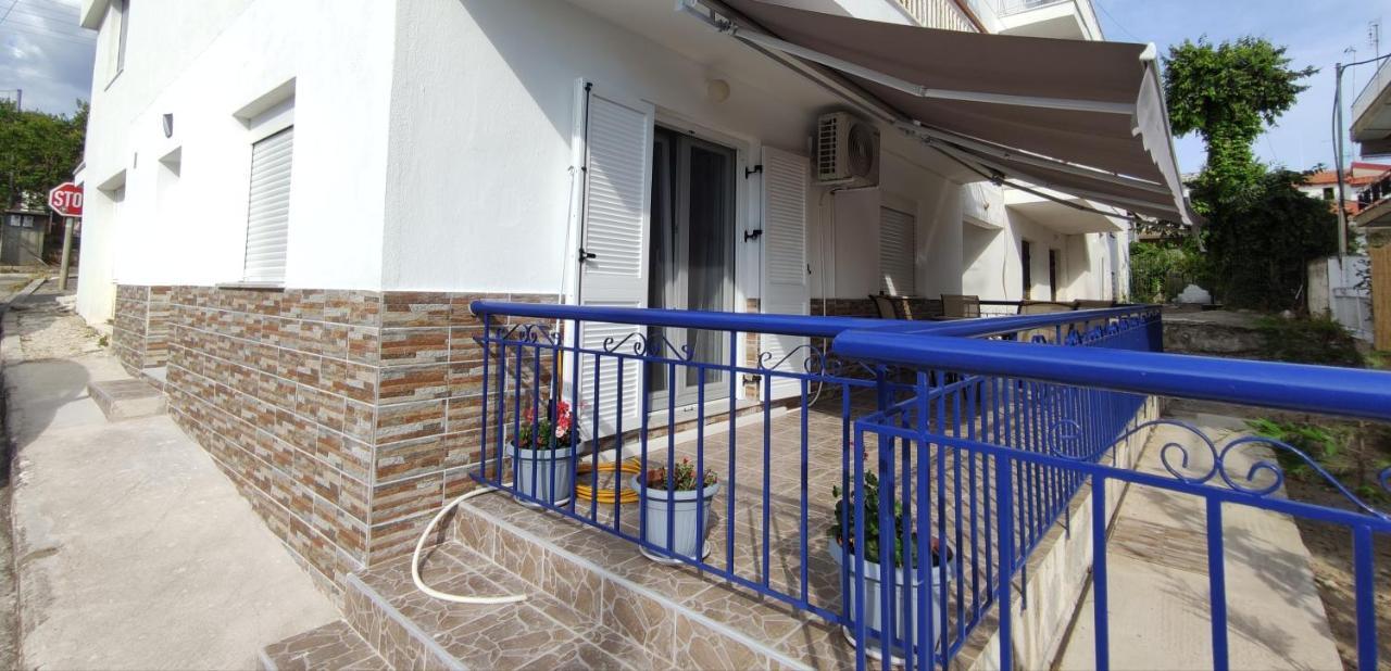 Seaside Apartments Nea Iraklia Exterior foto