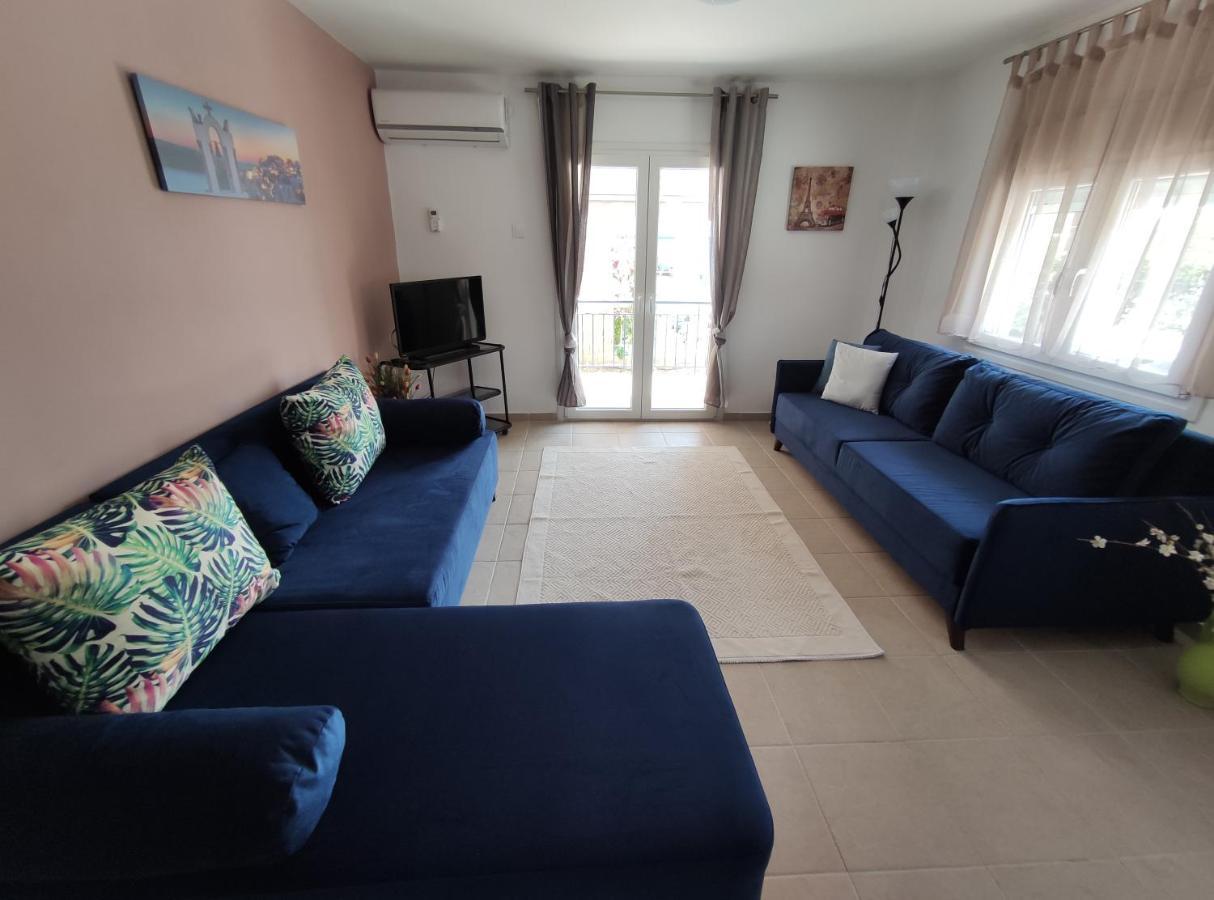 Seaside Apartments Nea Iraklia Exterior foto